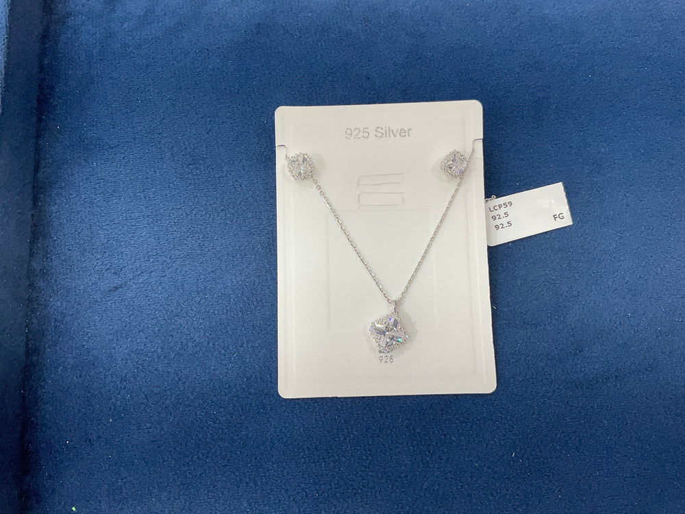 WOMEN'S PENDANT SET WITH CHAIN