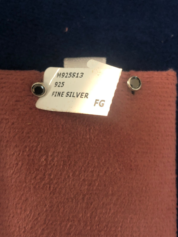 SAME EARRINGS BOX 40