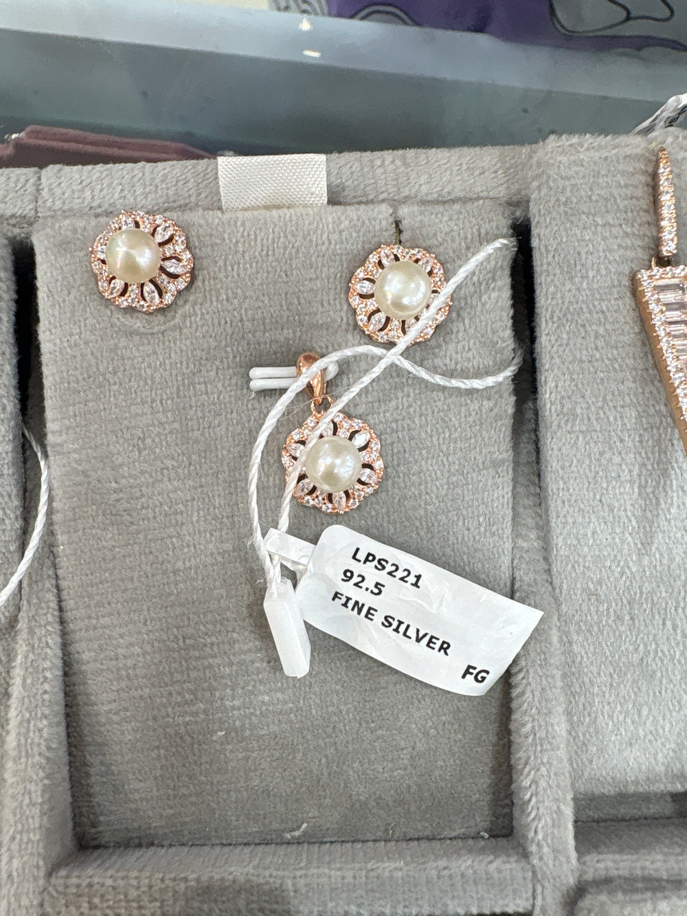 Women's Pendant sets