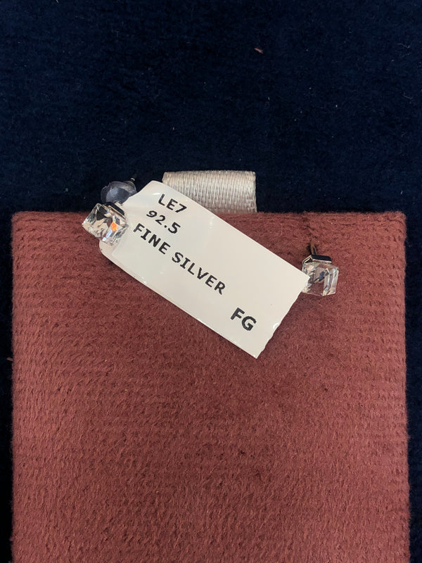 SAME EARRINGS BOX 40