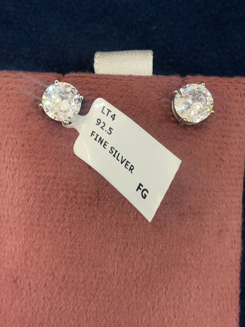 SAME EARRINGS BOX 40