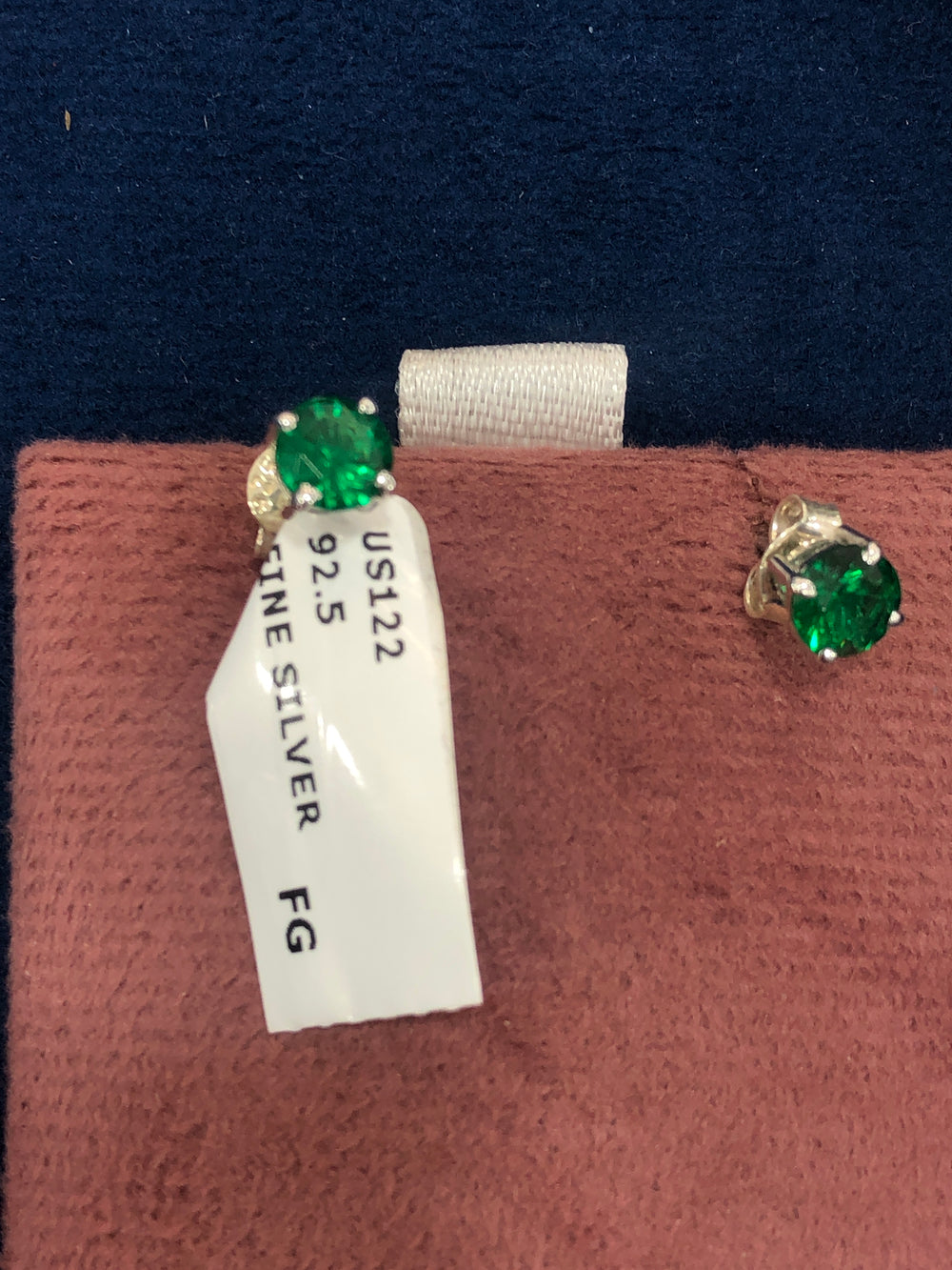 SAME EARRINGS BOX 40