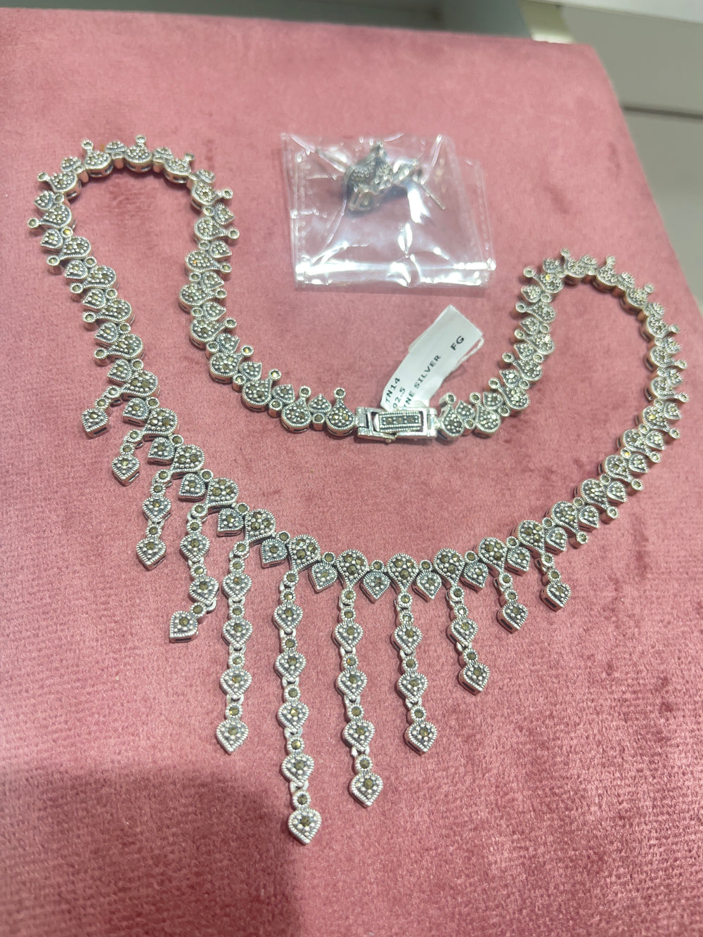 WOMEN'S NECKLACE