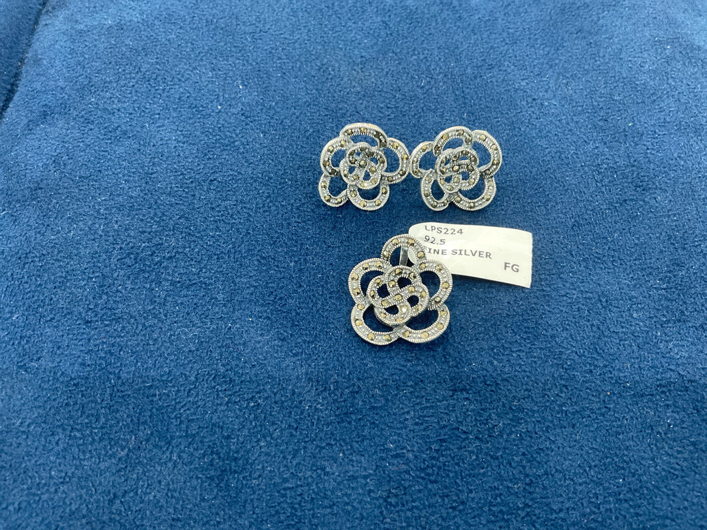 PENDANT SET BOX 26