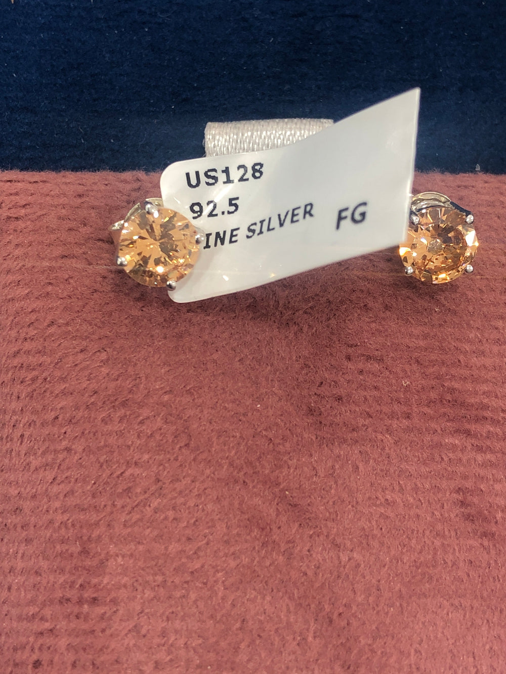 SAME EARRINGS BOX 40