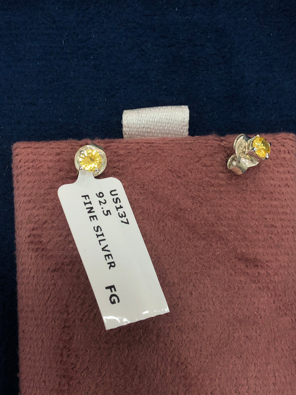 SAME EARRINGS BOX 40