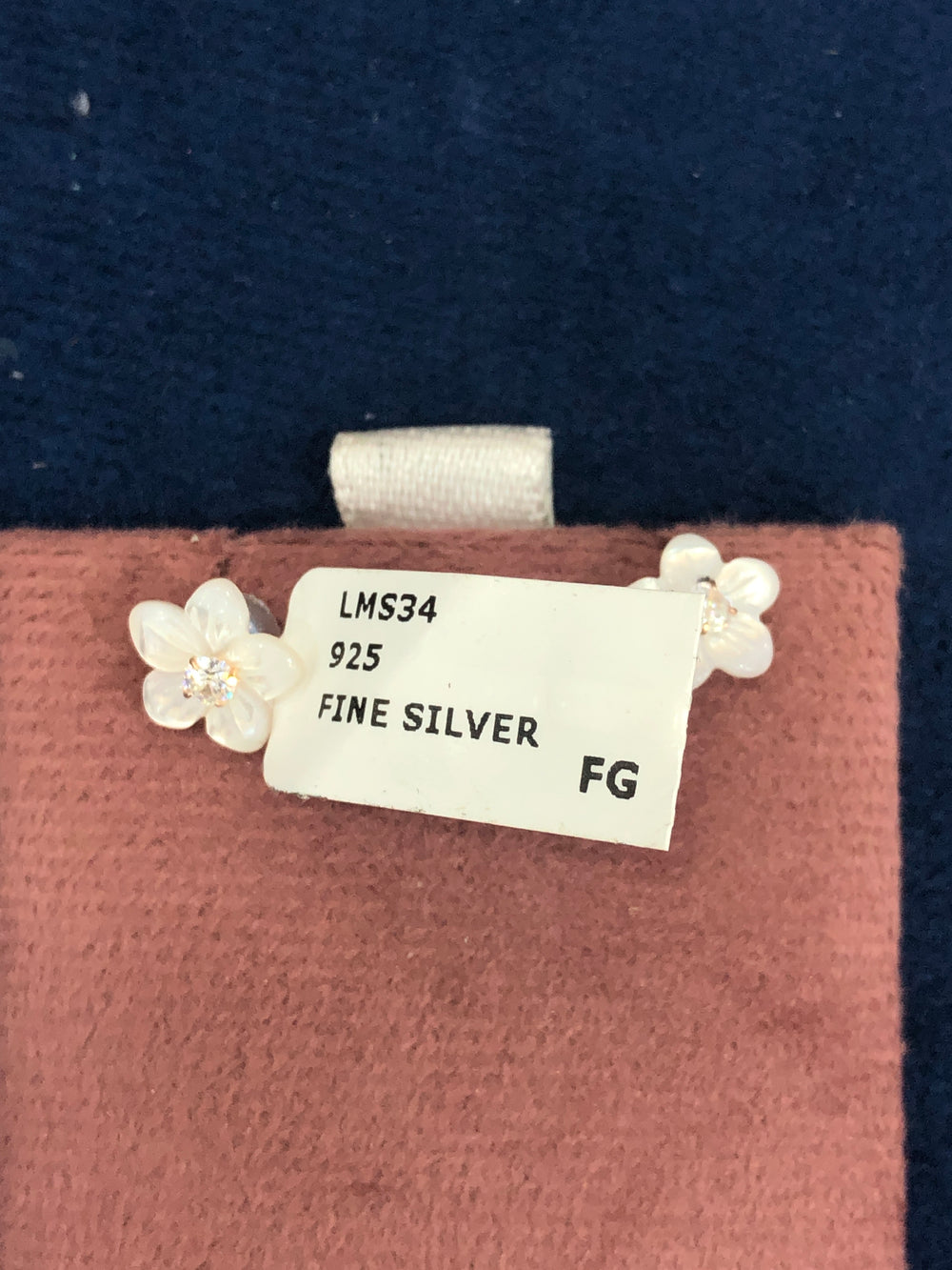 SAME EARRINGS BOX 40