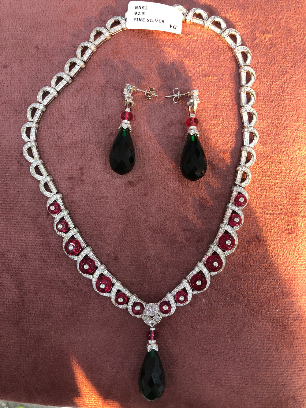 WOMEN'S NECKLACE