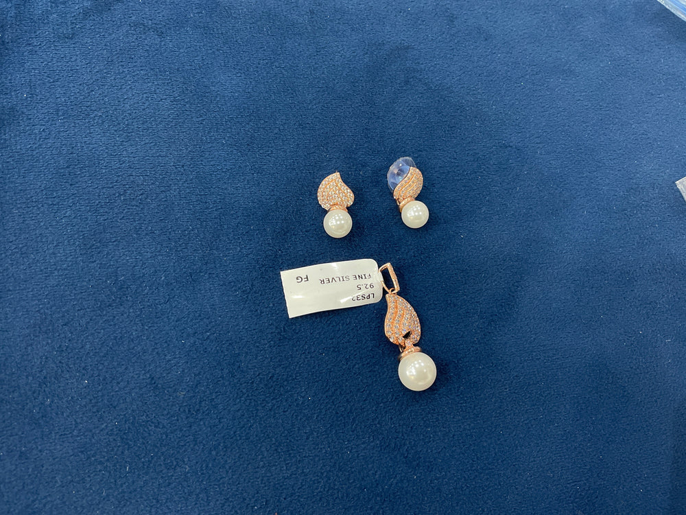 Women's Pendant sets