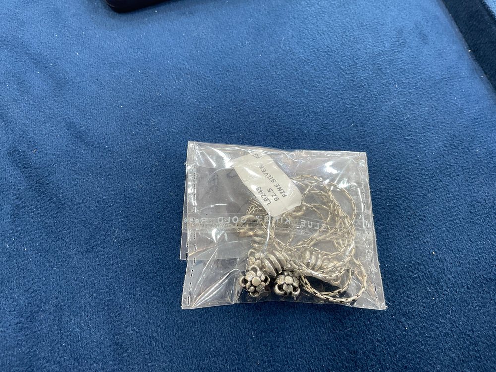 BRACELET WHITE  BOX 44 Nav