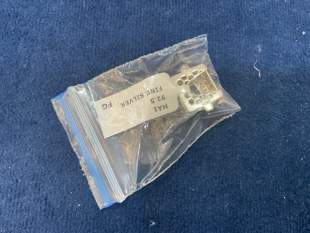 MEN'S KURTA BUTTONS & BUTTONS