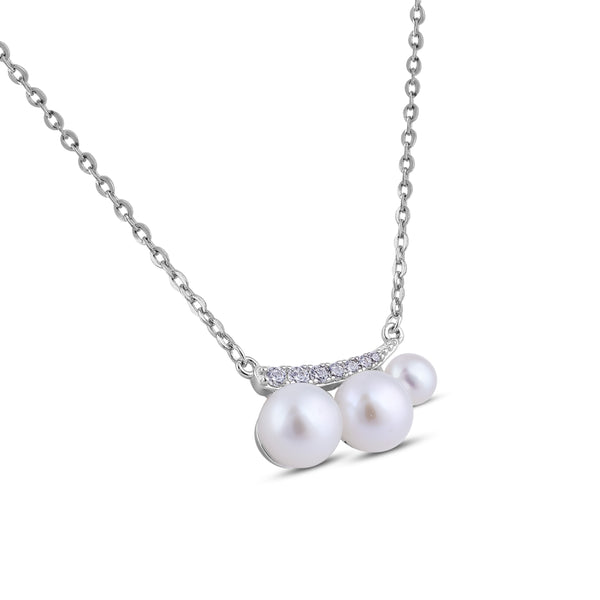 Elegant Pearl Pendant Necklace