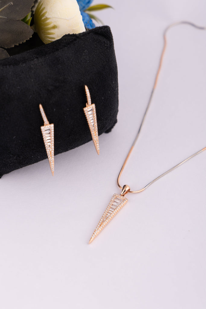 Gold and Diamond Triangle Set
