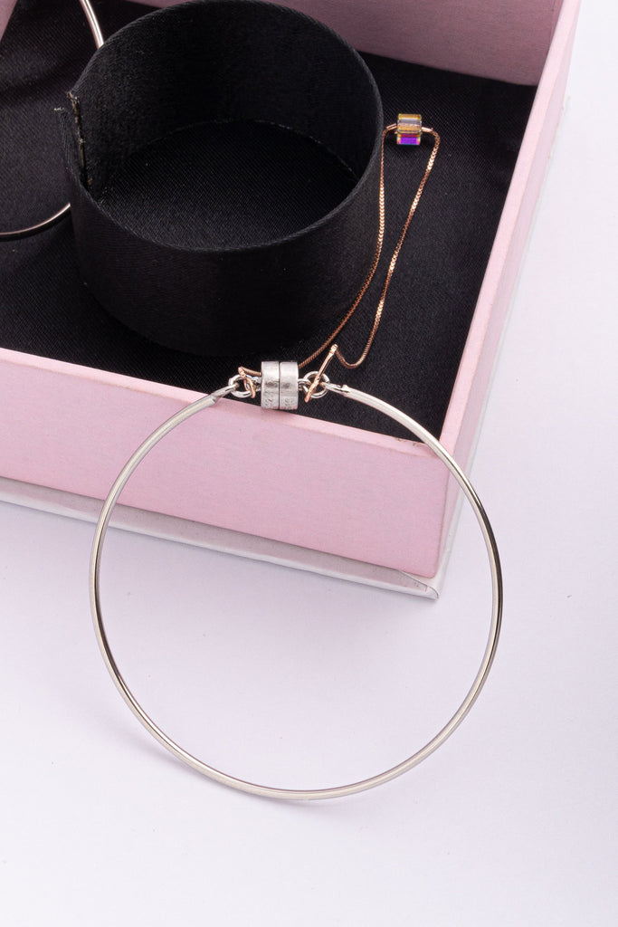 Minimalist Circular Pendant Necklace