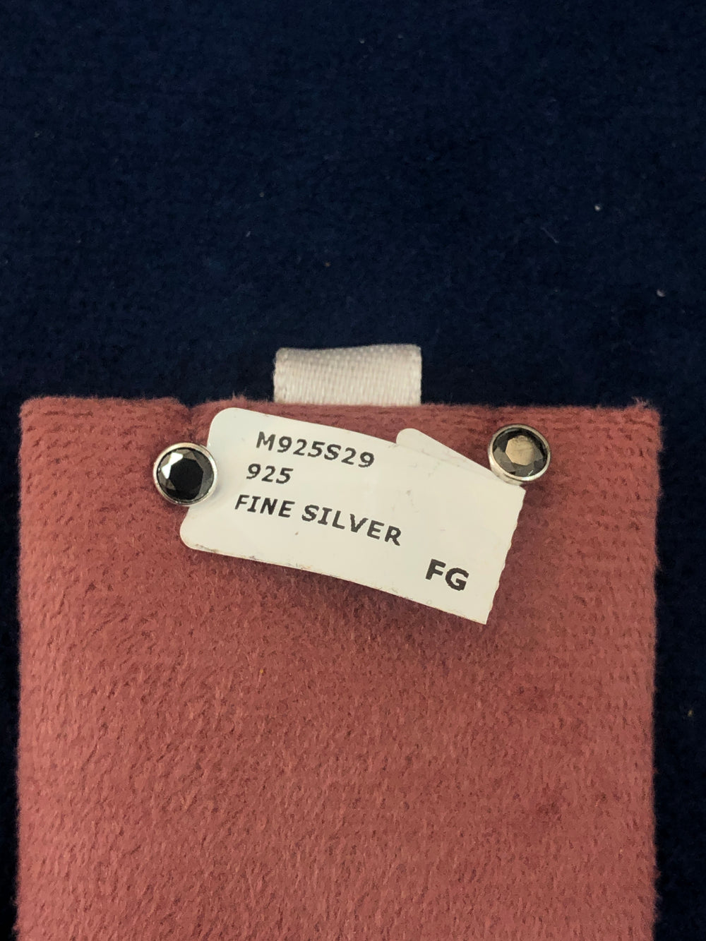 SAME EARRINGS BOX 40