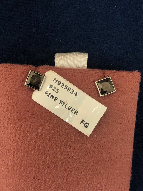 SAME EARRINGS BOX 40