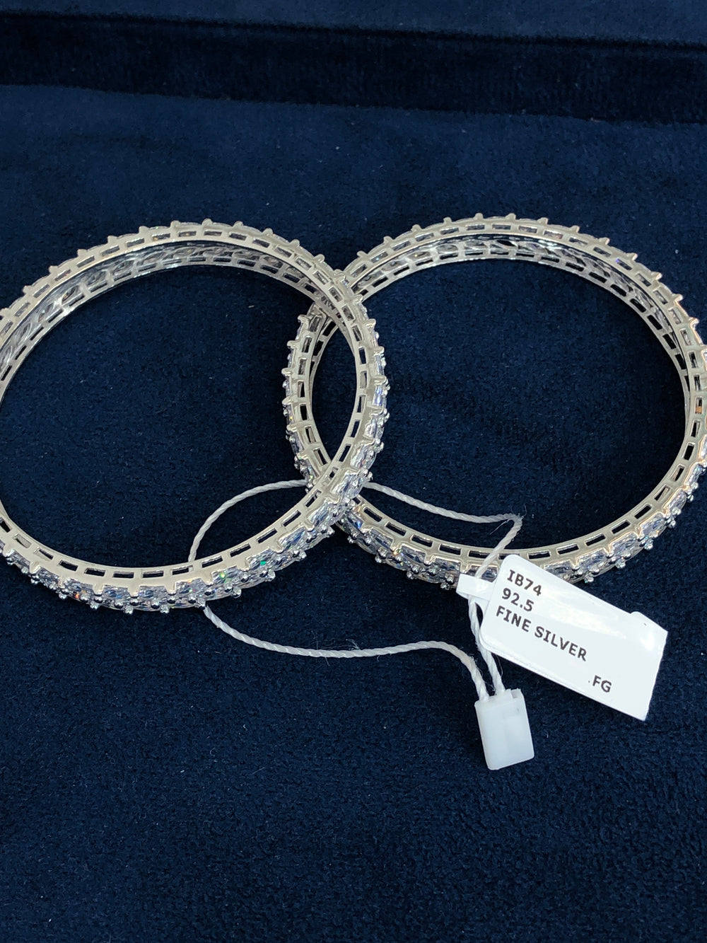 WOMEN'S BANGLES
