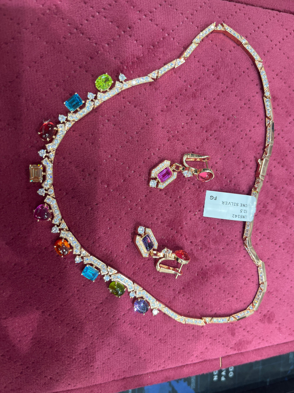WOMEN'S NECKLACE