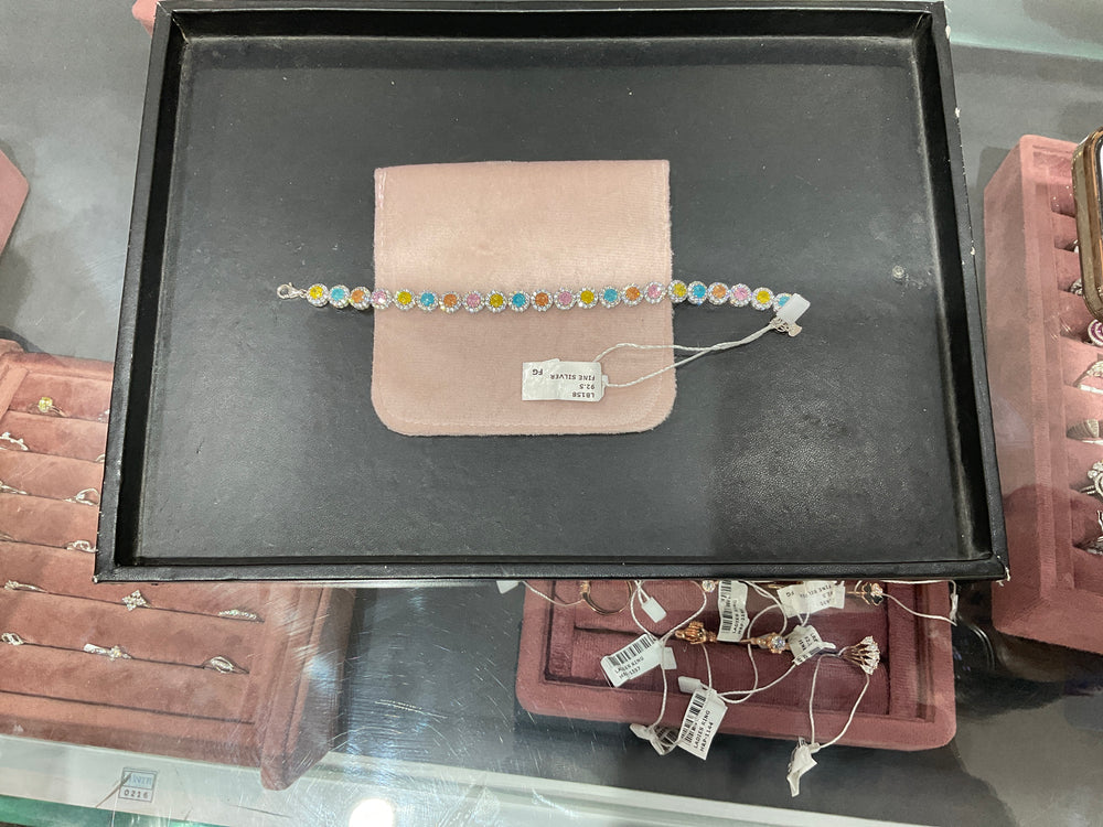 Women's bracelet