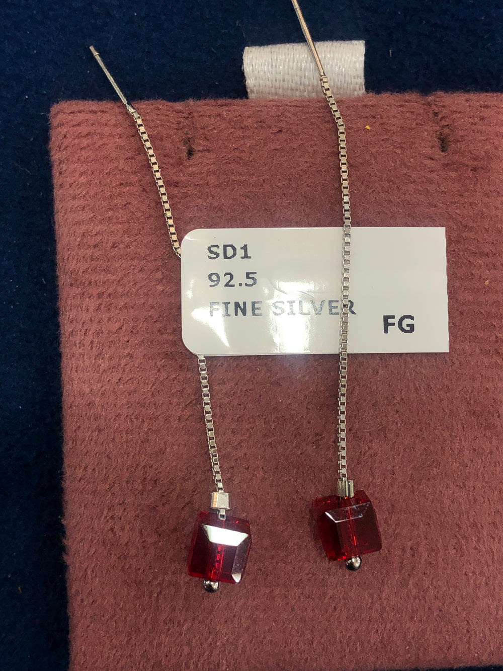 SAME EARRINGS BOX 40