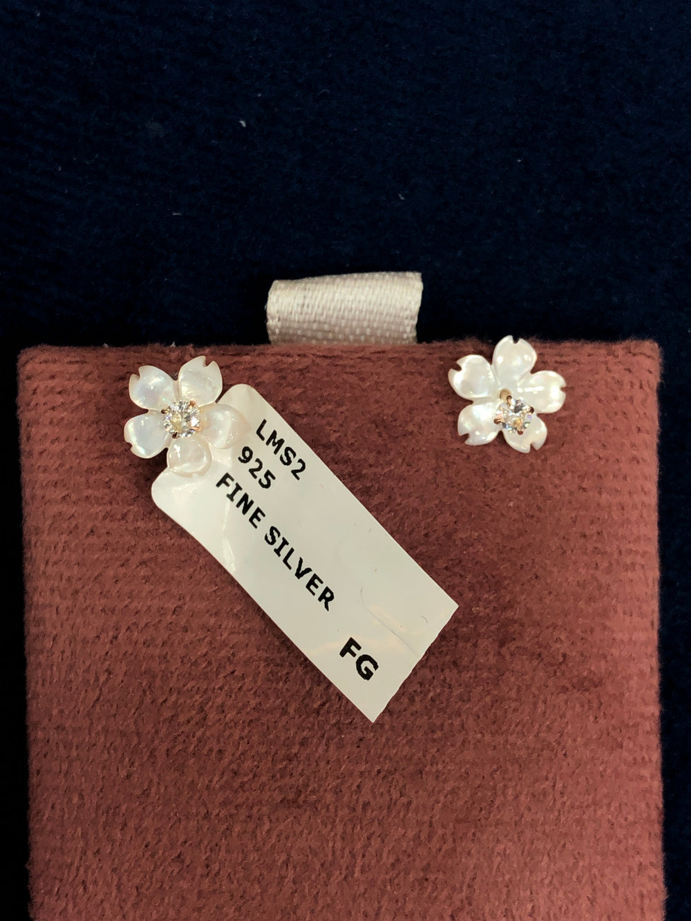 SAME EARRINGS BOX 40