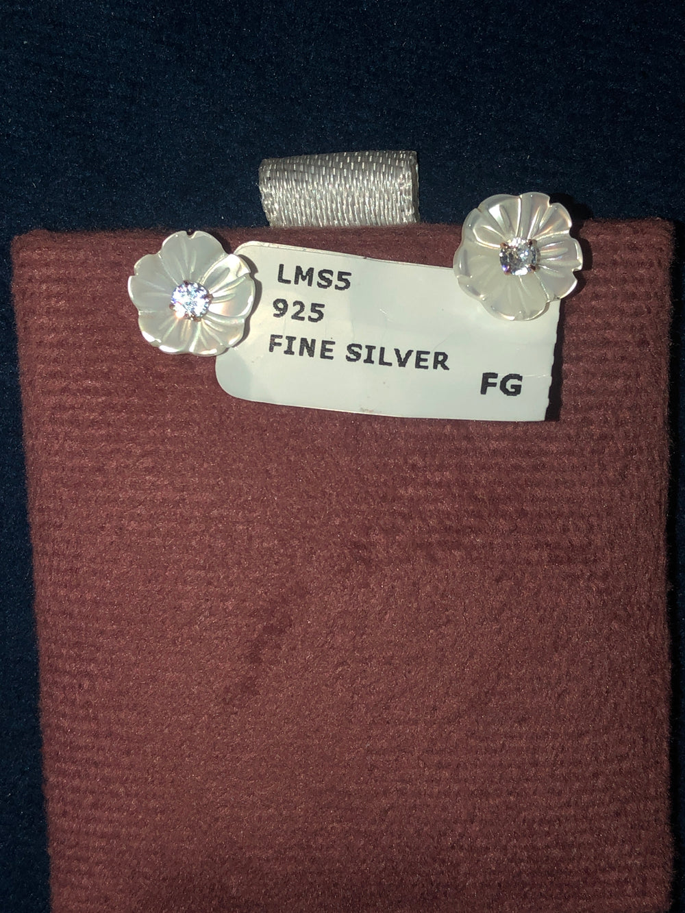 SAME EARRINGS BOX 40