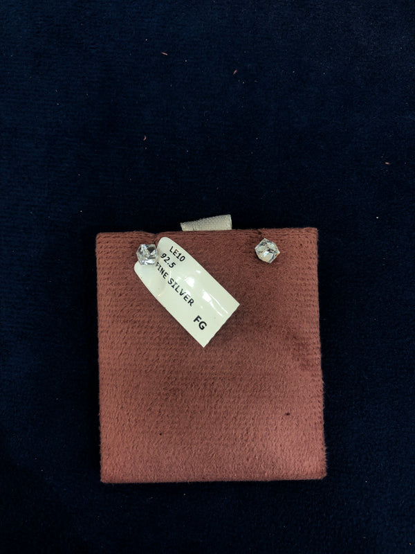 SAME EARRINGS BOX 40
