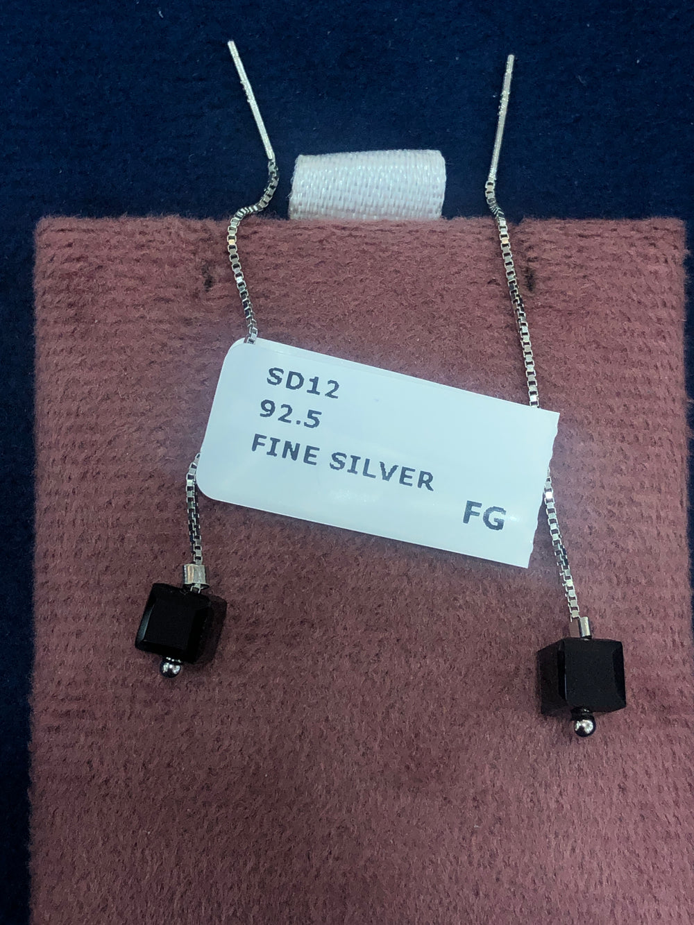 SAME EARRINGS BOX 40