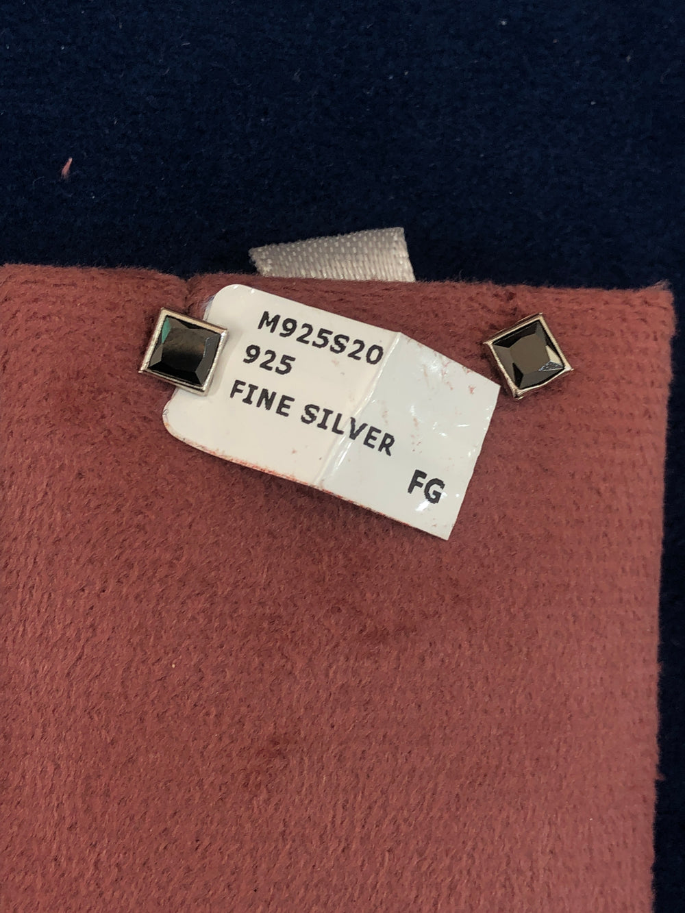 SAME EARRINGS BOX 40