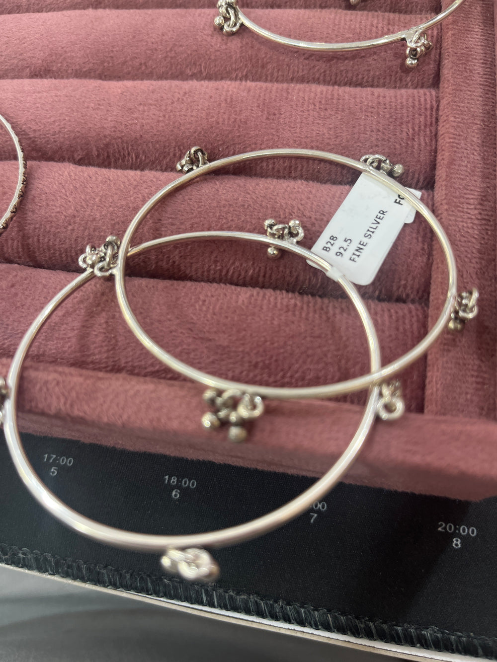 WOMEN'S BANGLES
