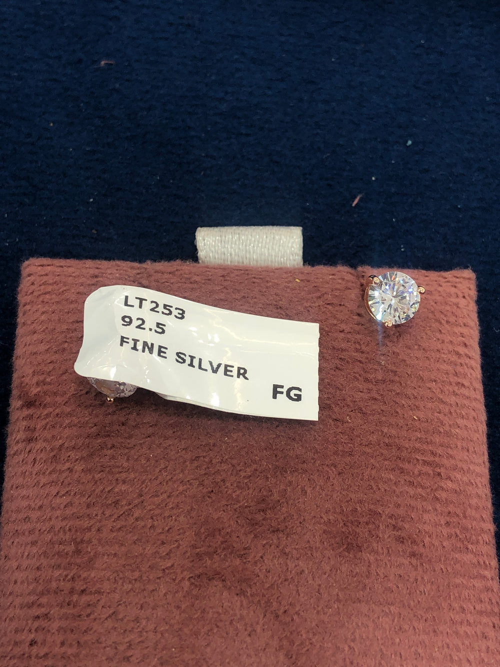 SAME EARRINGS BOX 40