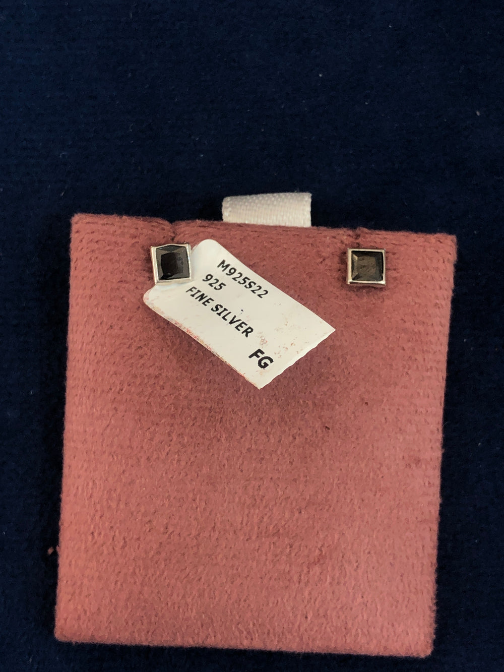 SAME EARRINGS BOX 40