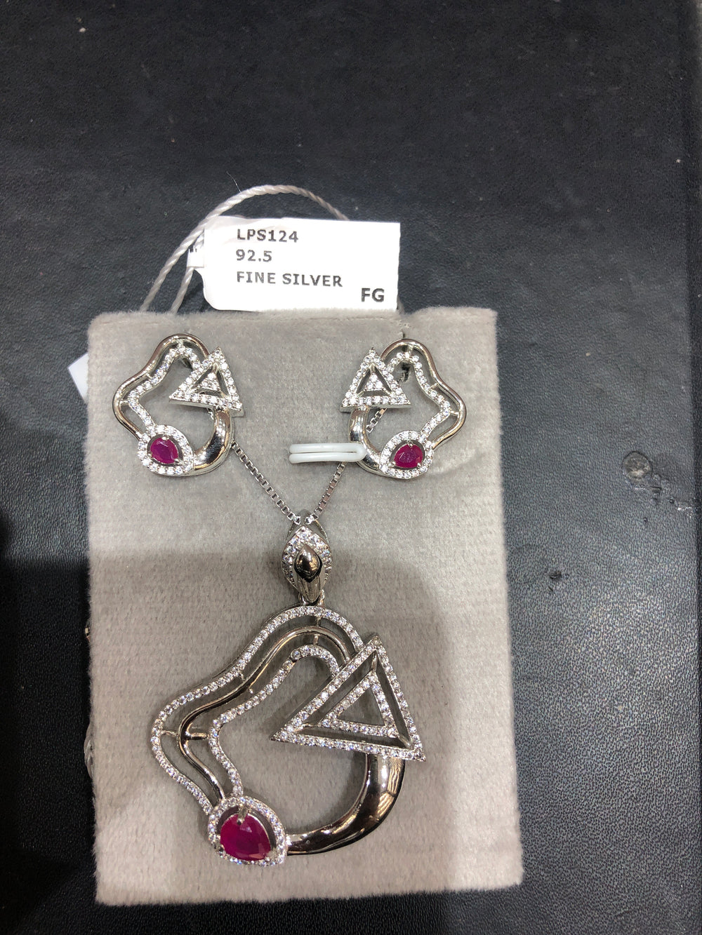 Women's Pendant sets