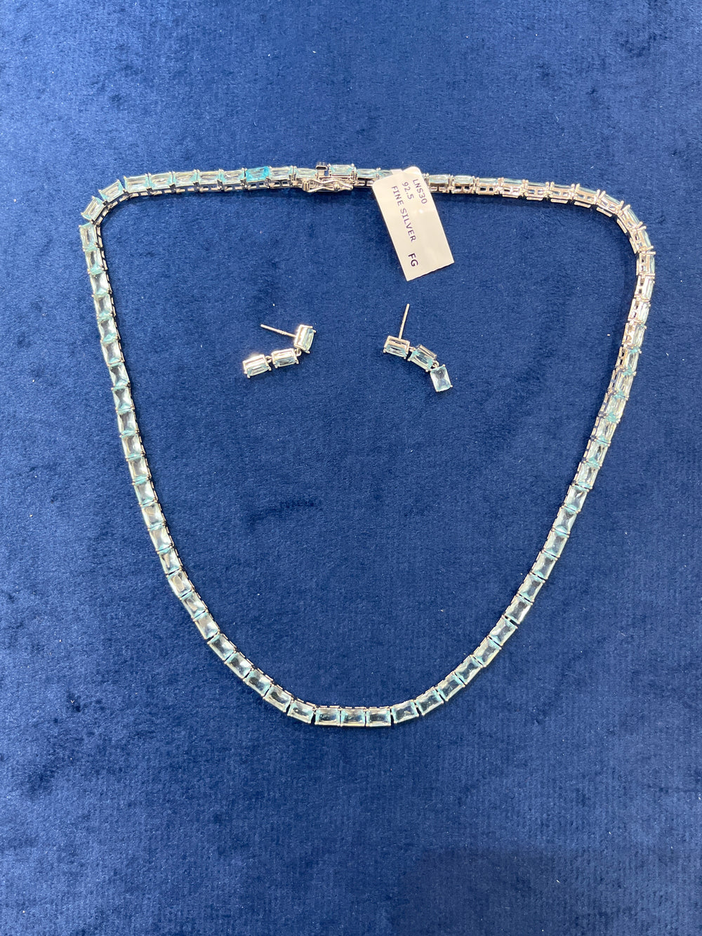 WOMEN'S NECKLACE