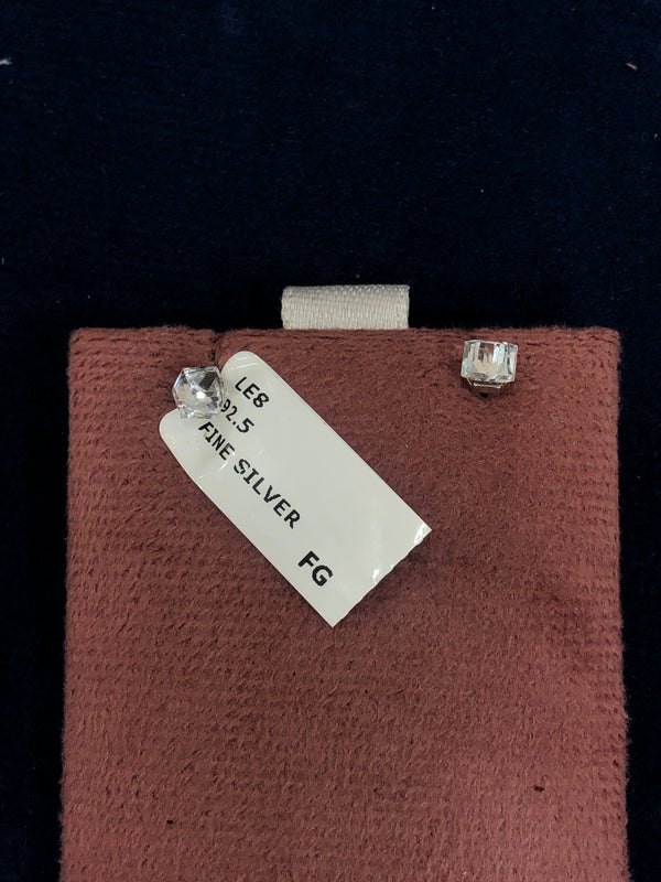 SAME EARRINGS BOX 40