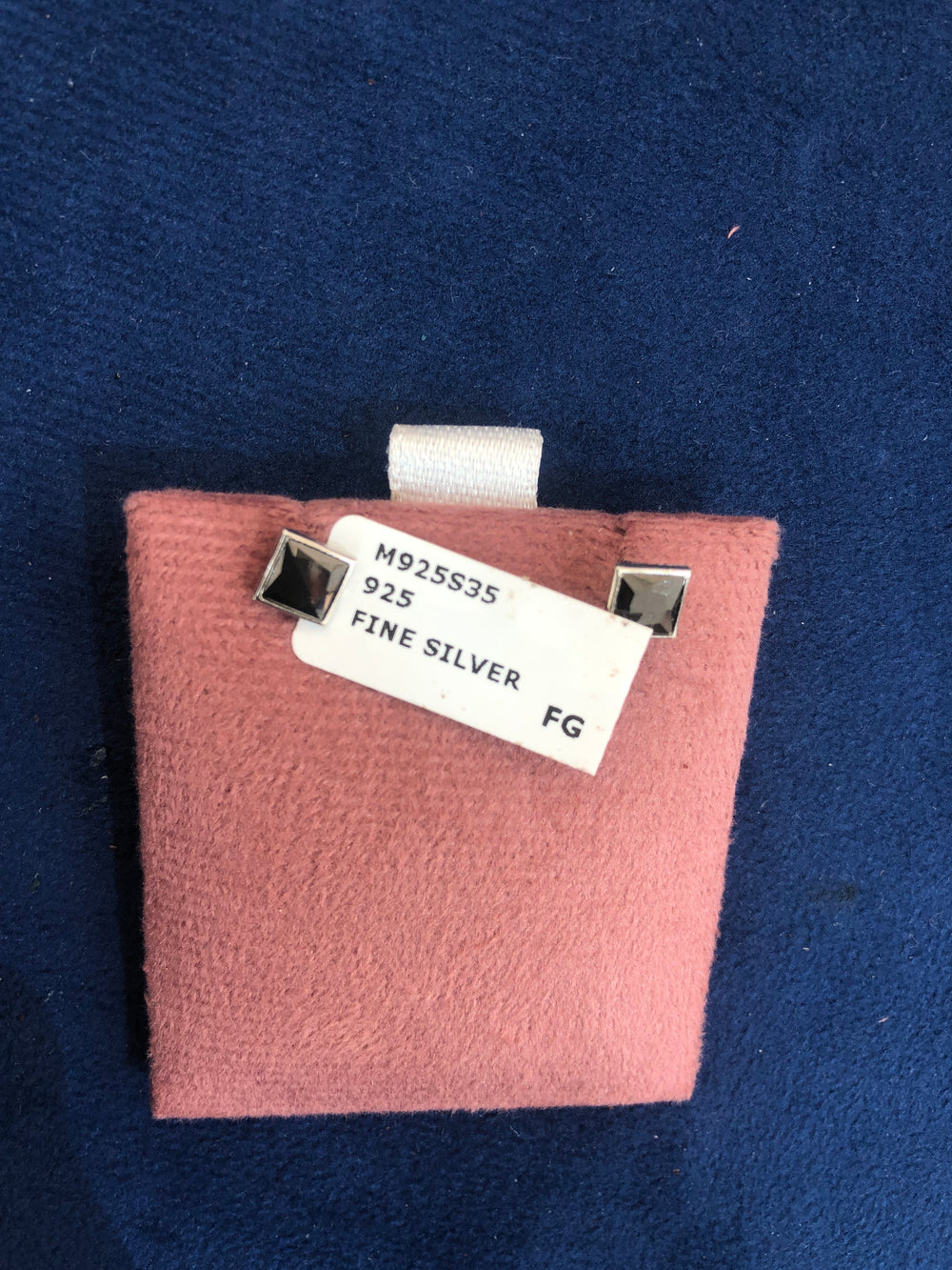 SAME EARRINGS BOX 40