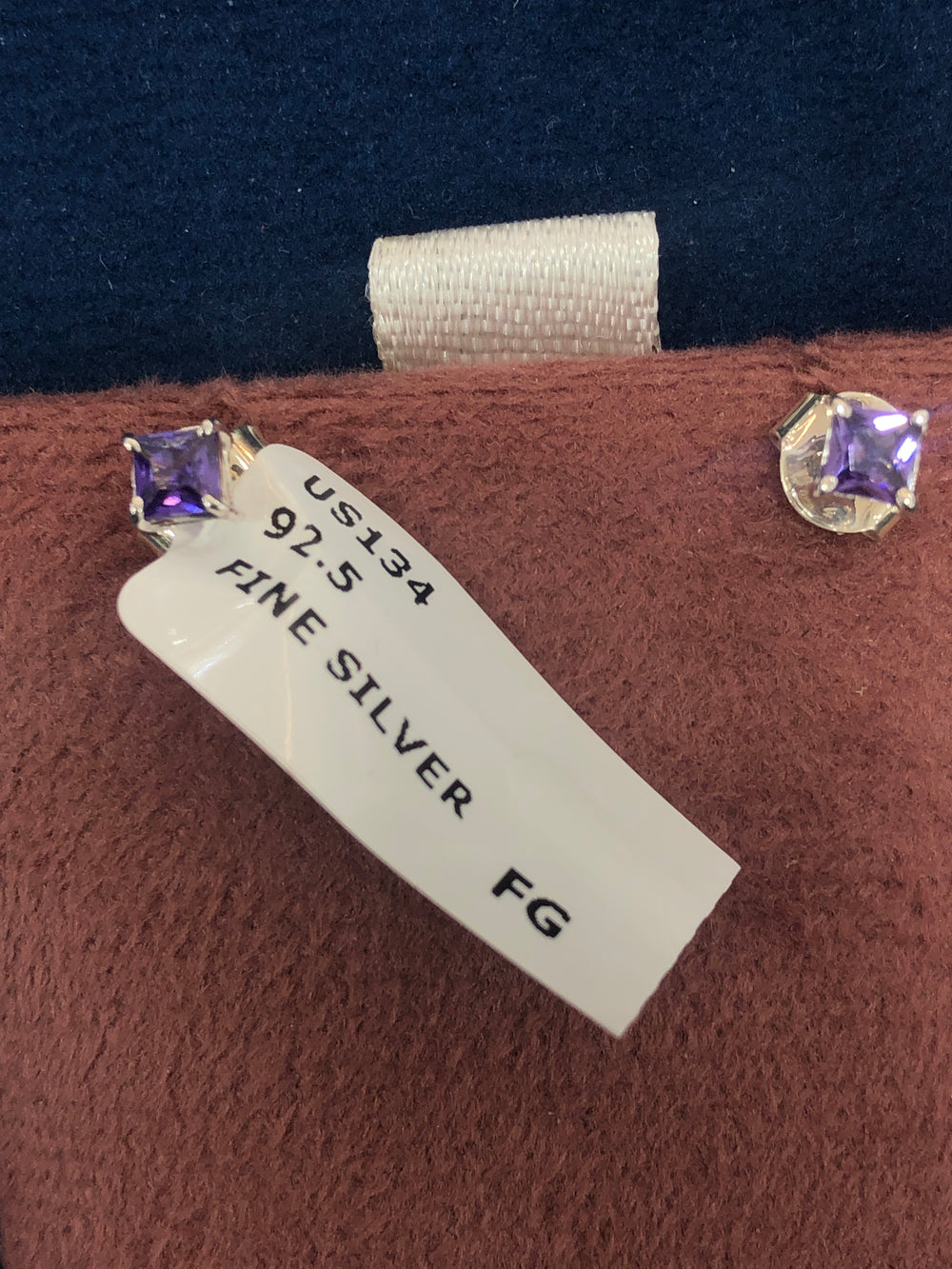 SAME EARRINGS BOX 40