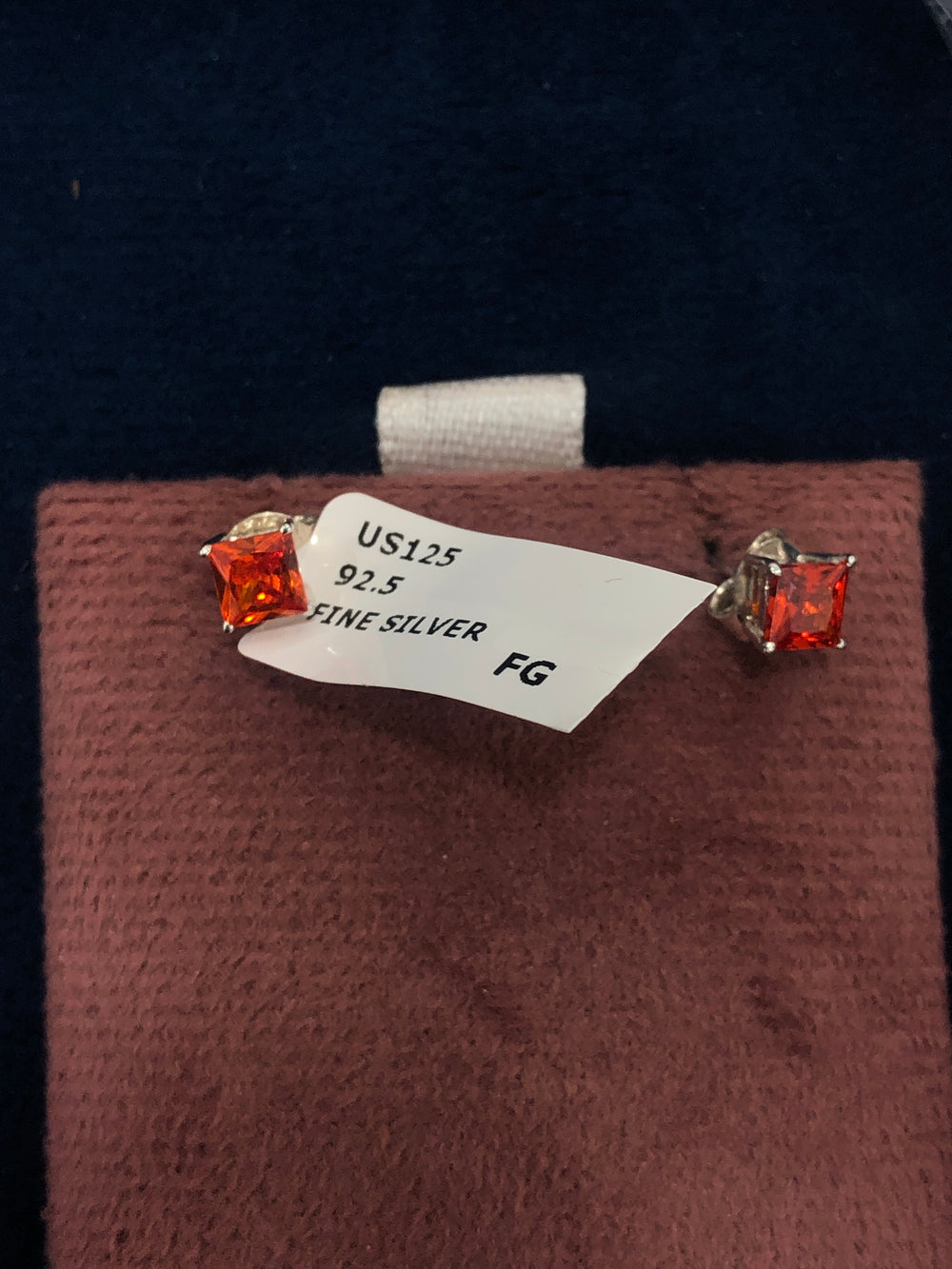 SAME EARRINGS BOX 40