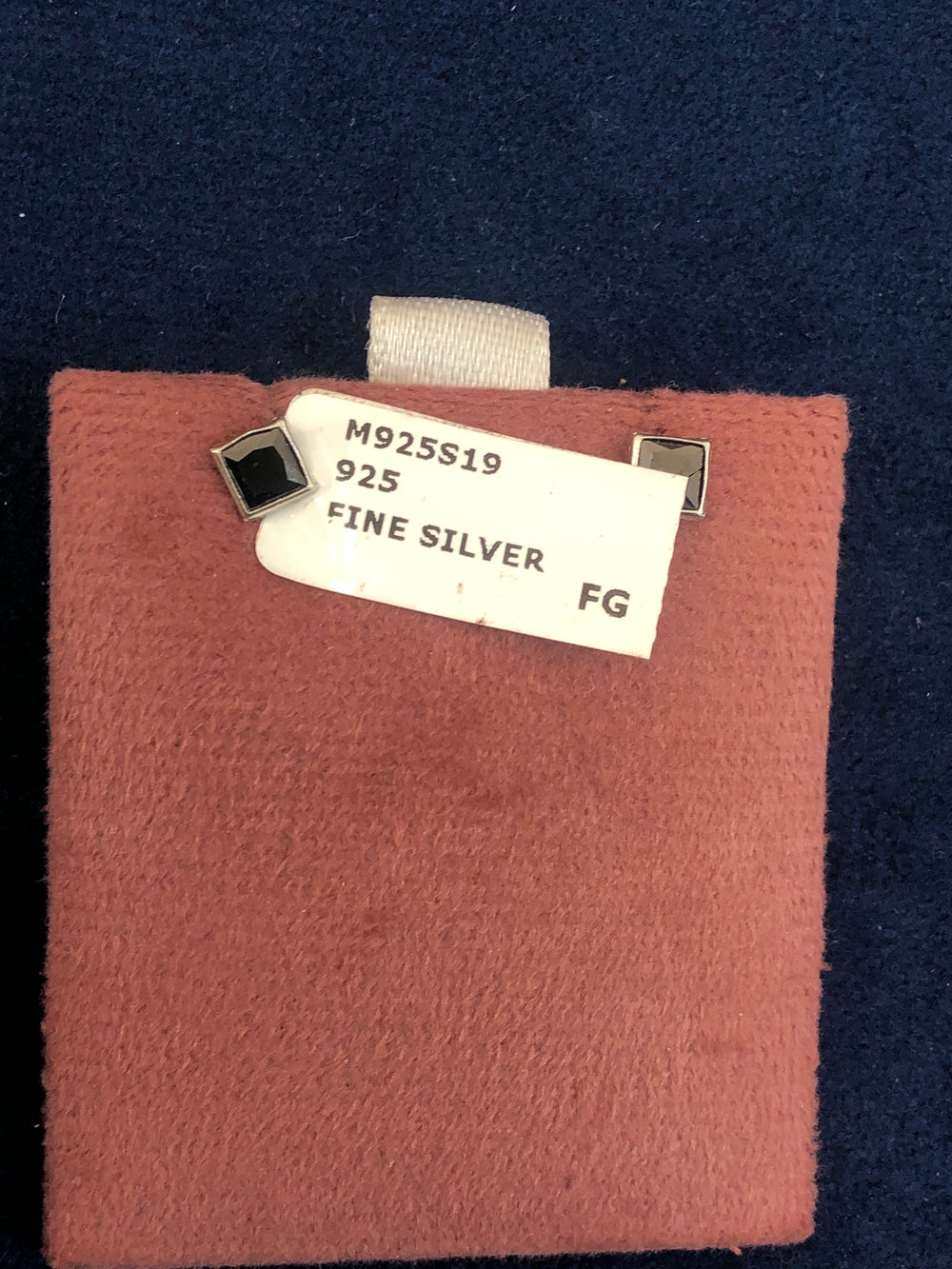 SAME EARRINGS BOX 40