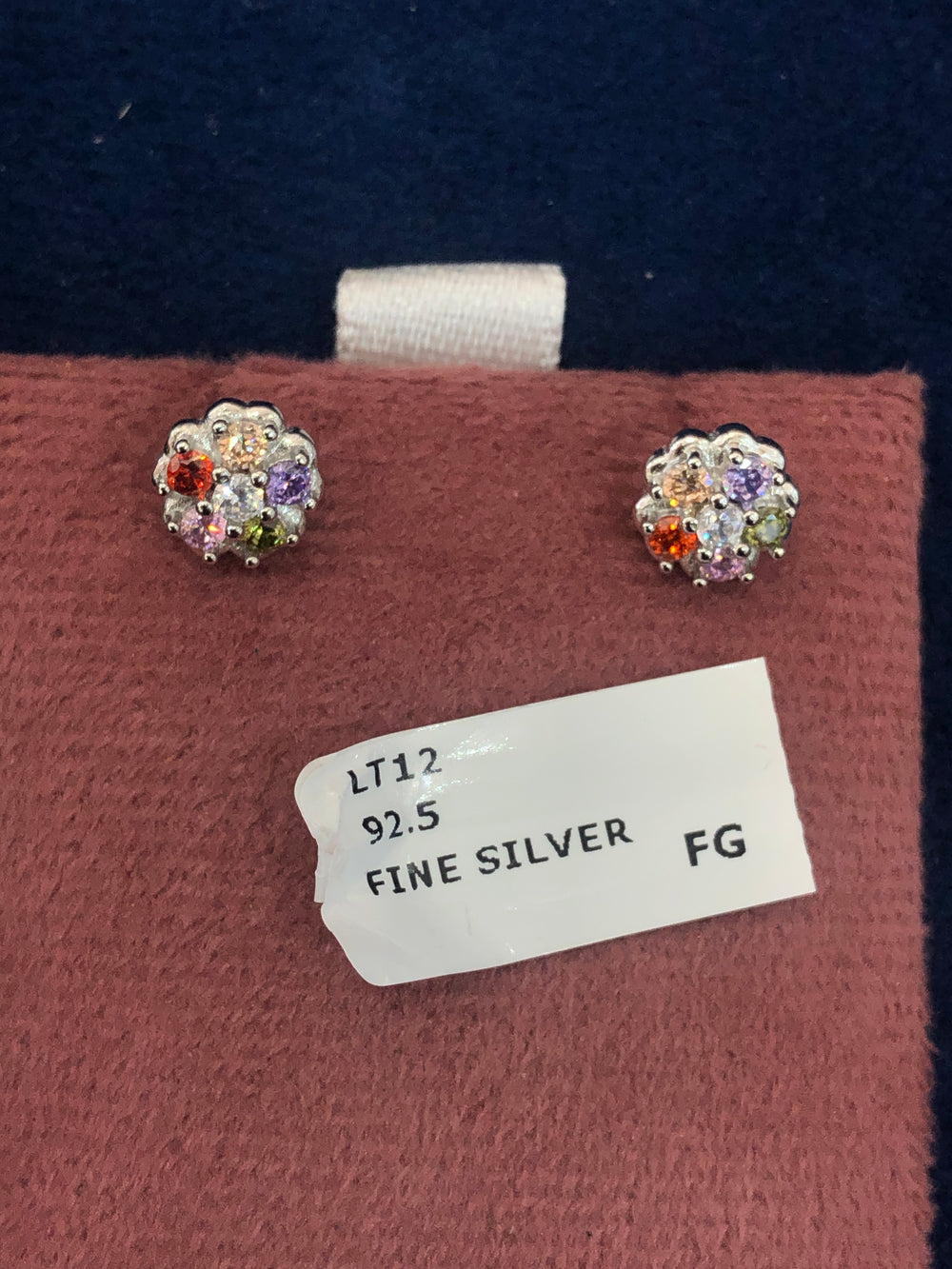 SAME EARRINGS BOX 40