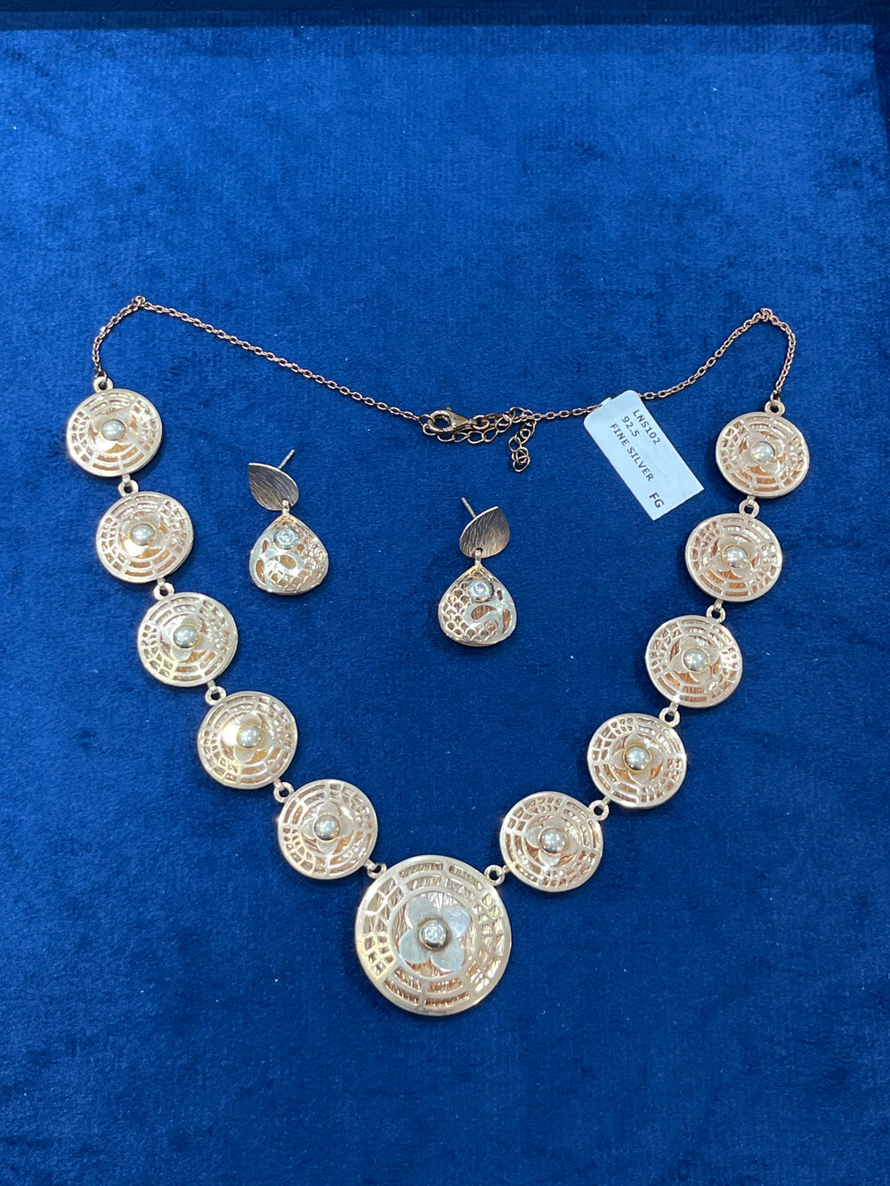 WOMEN'S NECKLACE