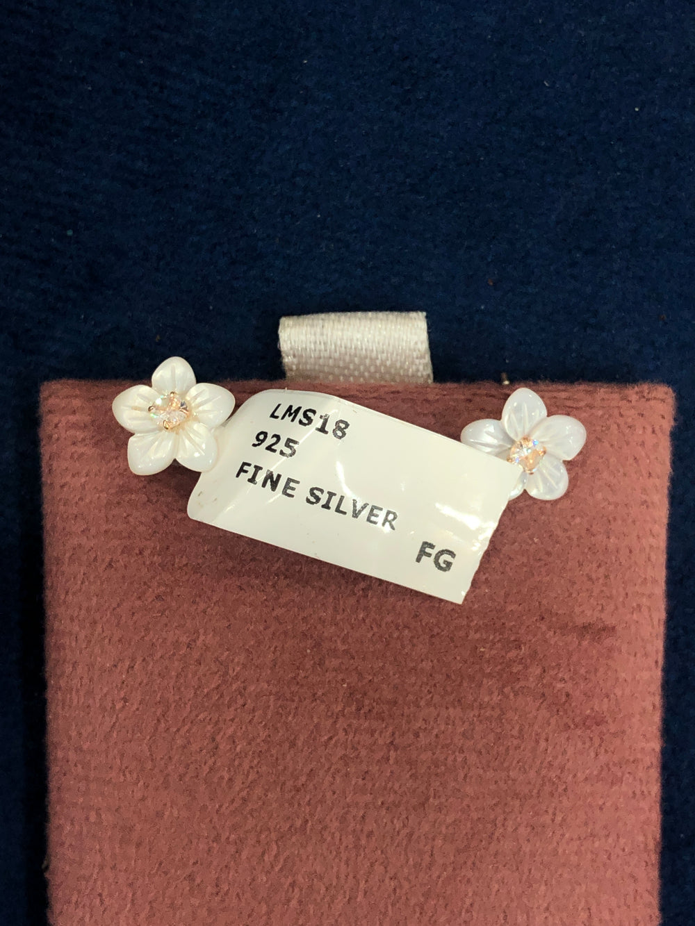 SAME EARRINGS BOX 40