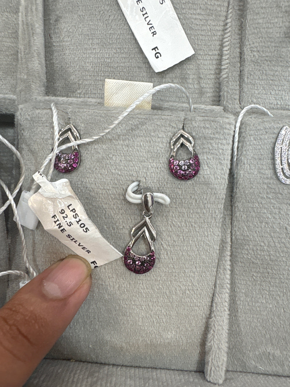 Women's Pendant sets