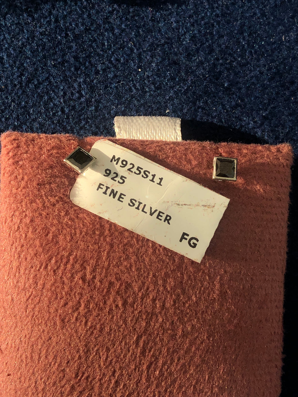 SAME EARRINGS BOX 40