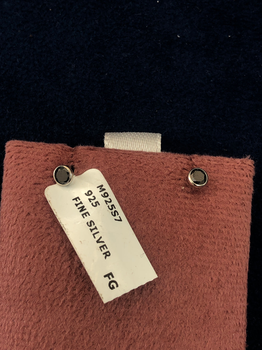 SAME EARRINGS BOX 40