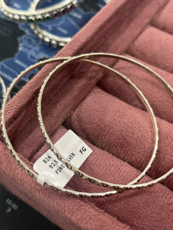 Bangles box 29 Nav