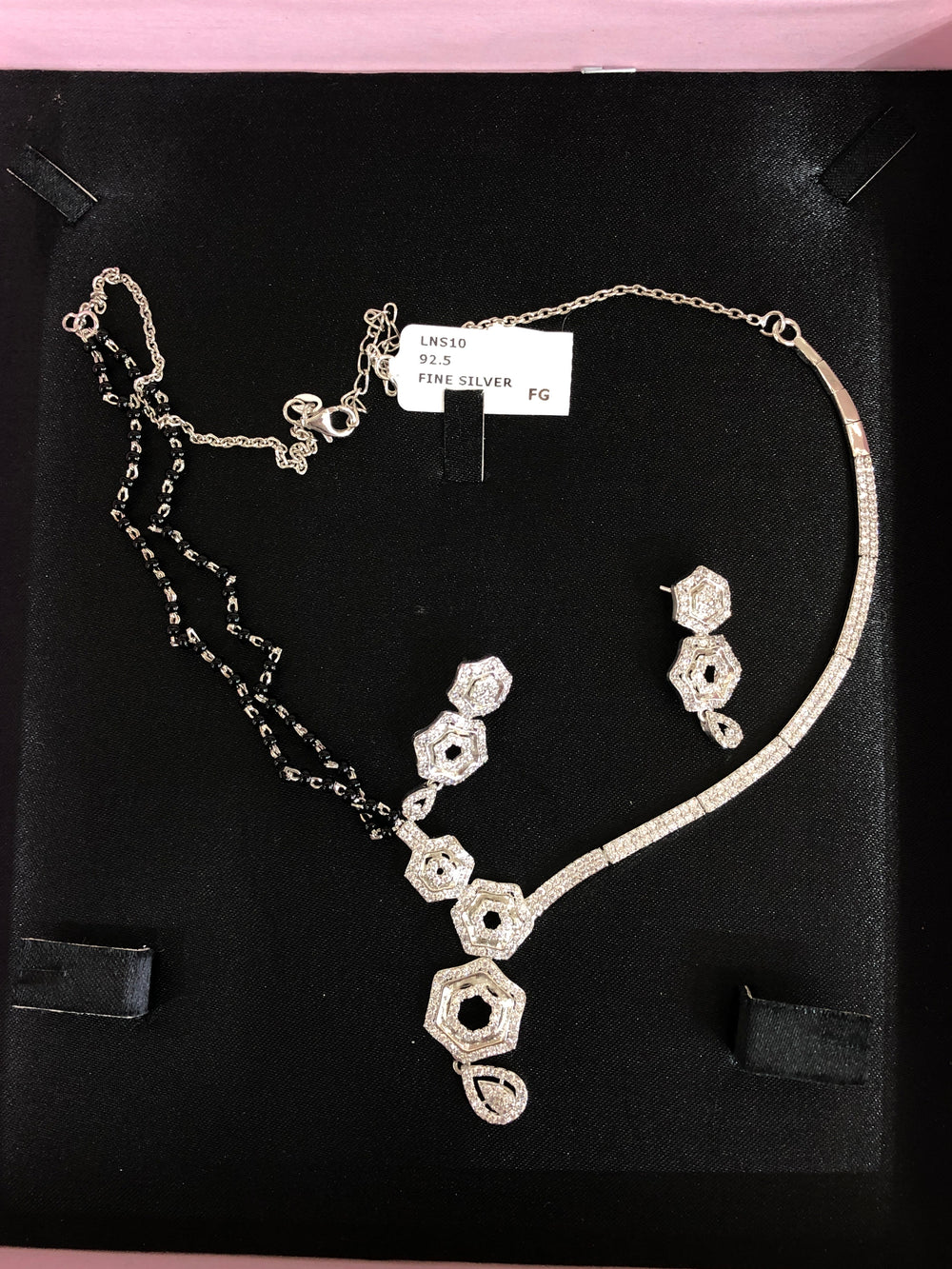 WOMEN'S NECKLACE