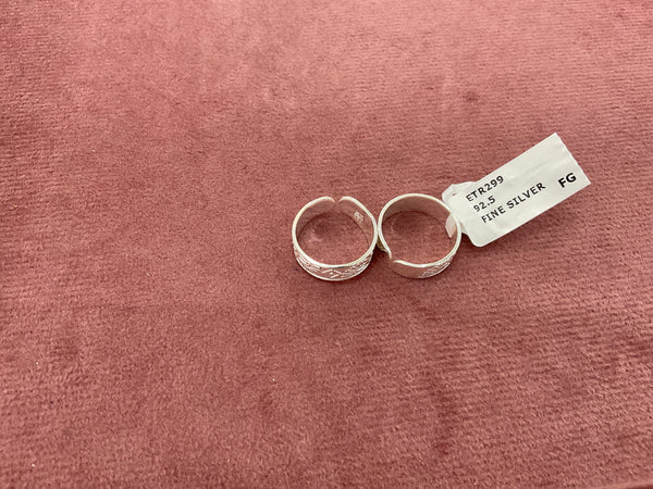 TOE RING WHITE 54