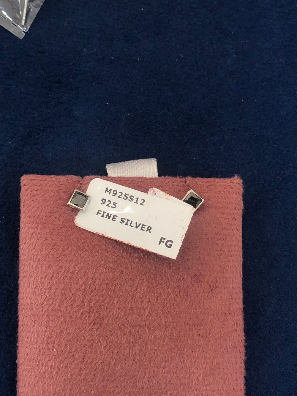 SAME EARRINGS BOX 40