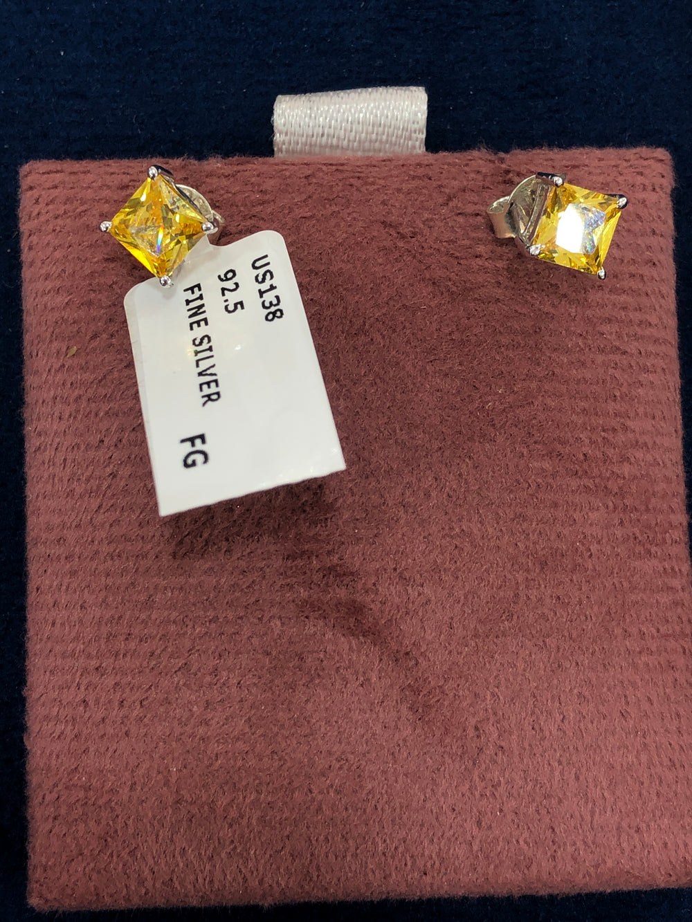 SAME EARRINGS BOX 40